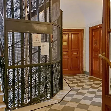 New Comfortable 2 Bedroom Della Vittoria By Halldis Appartement *