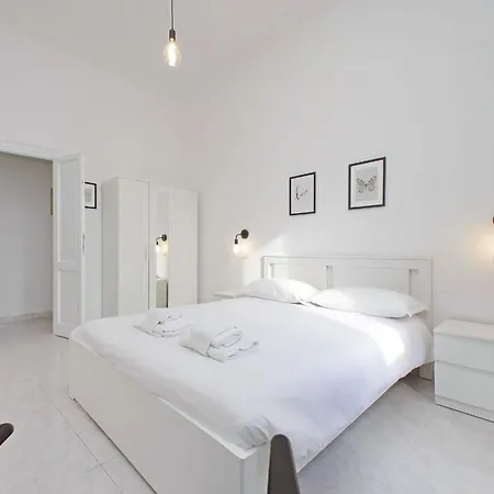 Appartement New Comfortable 2 Bedroom Della Vittoria By Halldis
