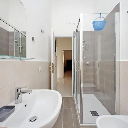 アパート New Comfortable 2 Bedroom Della Vittoria By Halldis ローマ