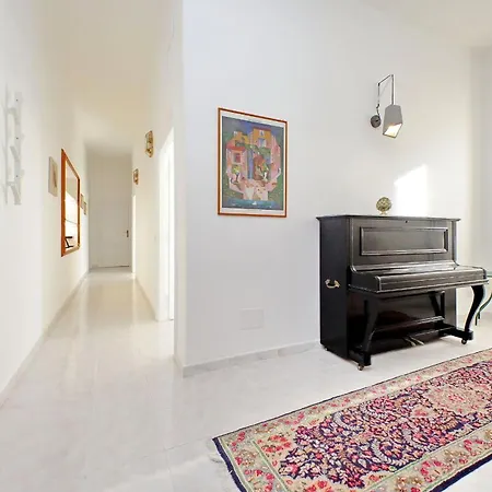 New Comfortable 2 Bedroom Della Vittoria By Halldis Ρώμη