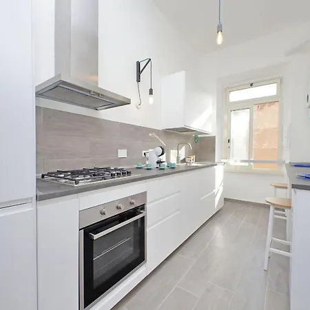 New Comfortable 2 Bedroom Della Vittoria By Halldis ローマ